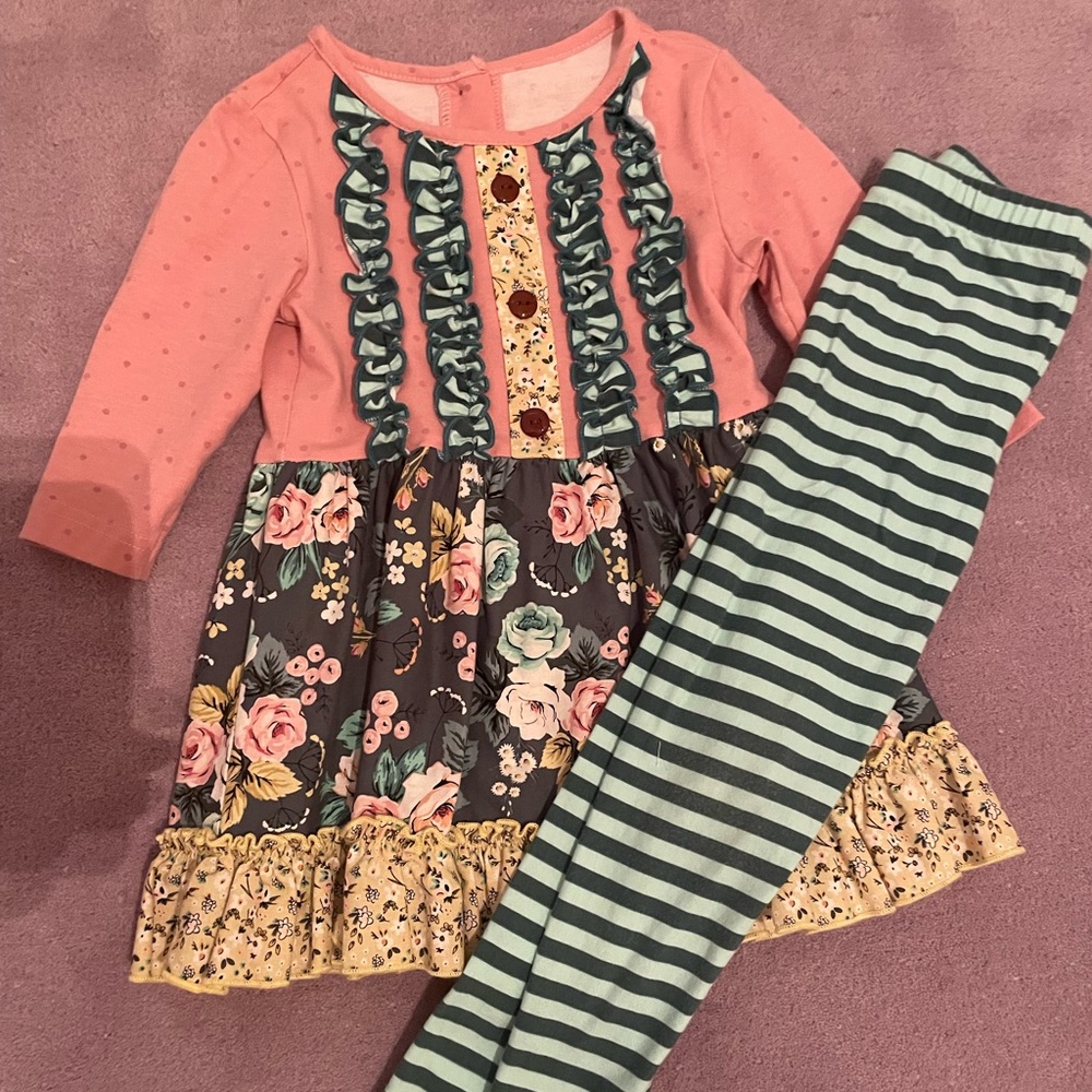 RicRac and Ruffles tunic and leggings set size 4T